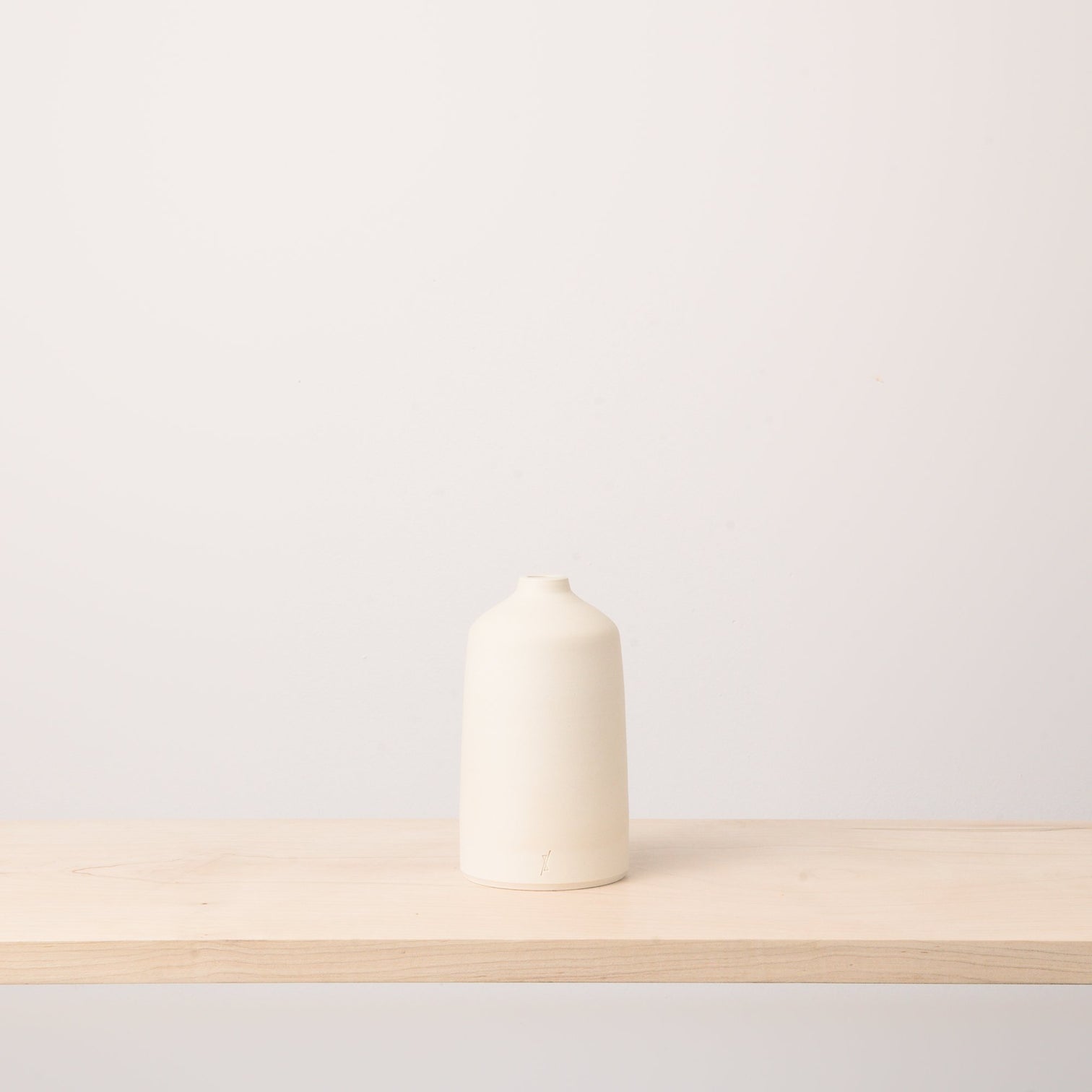Small Ceramic Bud Vase - L'Impure (Ivory)